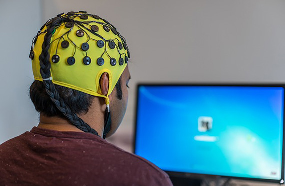 Photo of a person doing Neurofeedback training